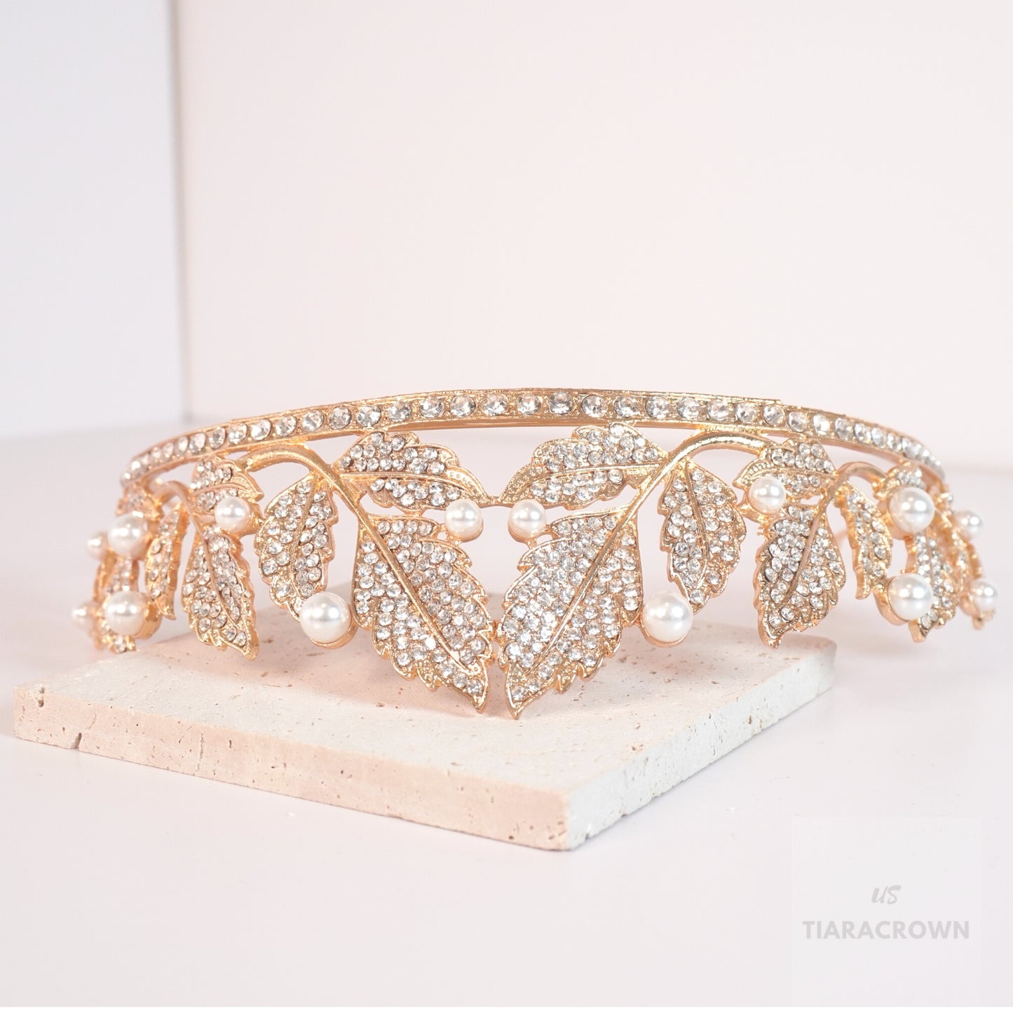 Tiara for Women Girls Birthday Pearl Headband Elegant Baroque Princess Crowns Queen Crown Prom with Comb Hair Accessories