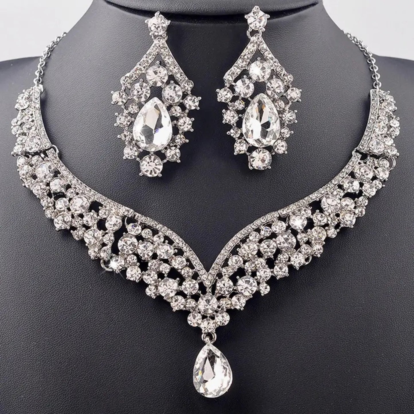 Bride Jewelry Set Silver Crystal Wedding Necklace Earrings Bridal Rhinestone Teardrop Pendant Accessories for Women and Bridesmaids