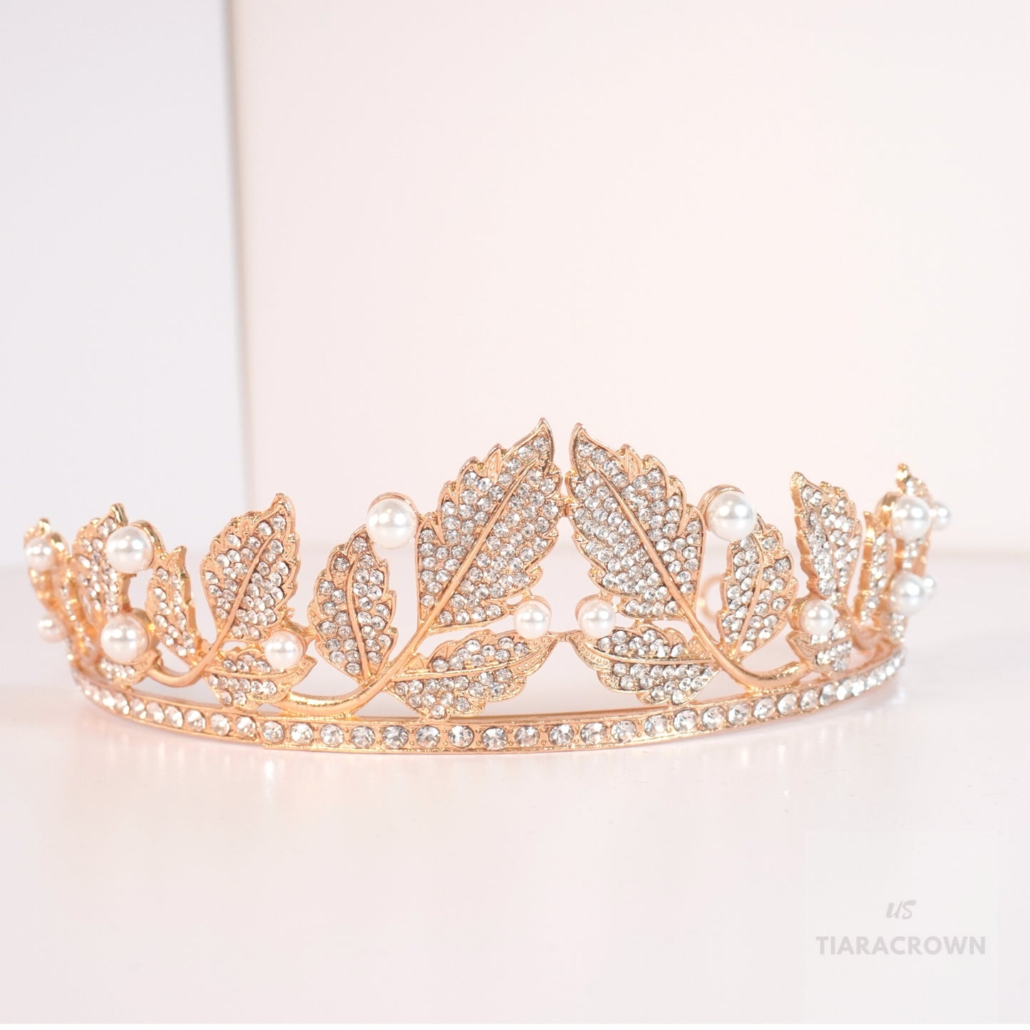 Tiara for Women Girls Birthday Pearl Headband Elegant Baroque Princess Crowns Queen Crown Prom with Comb Hair Accessories